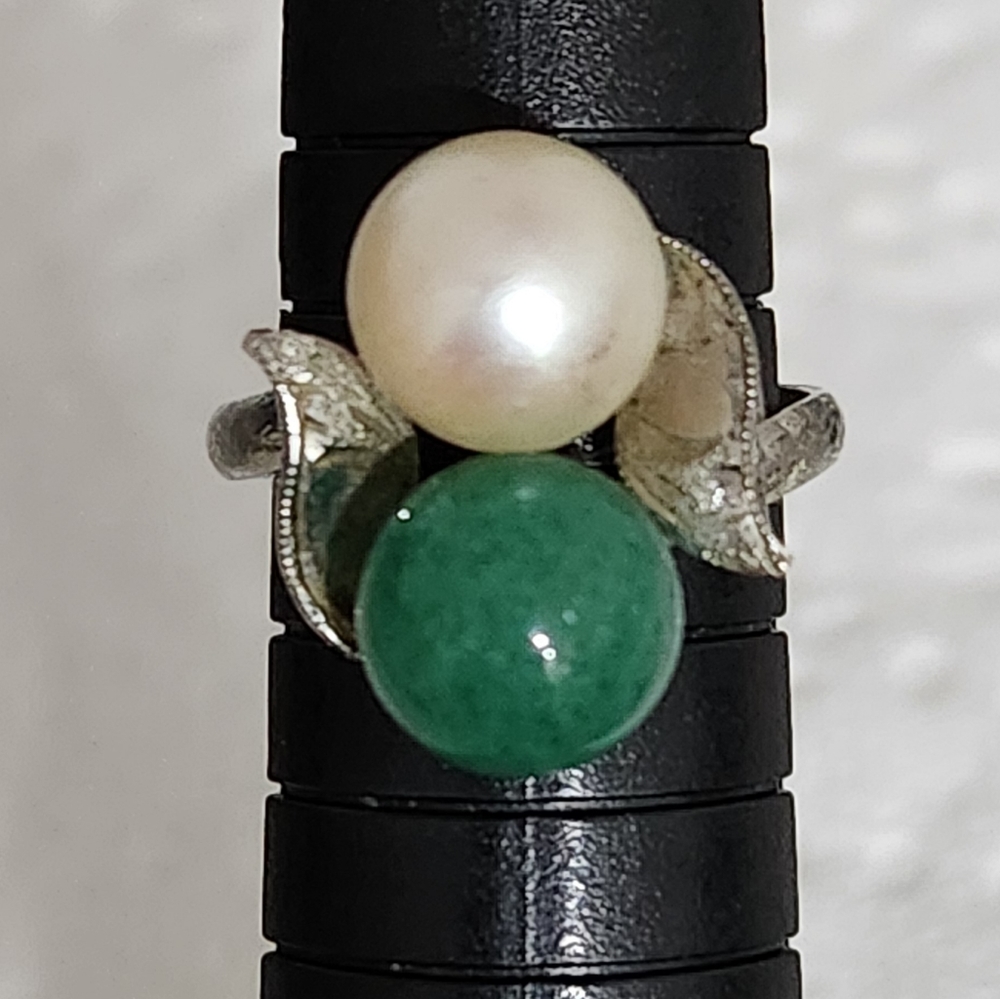 Sterling Pearl and Green Aventurine Antique/Vintage Ring size 6.
